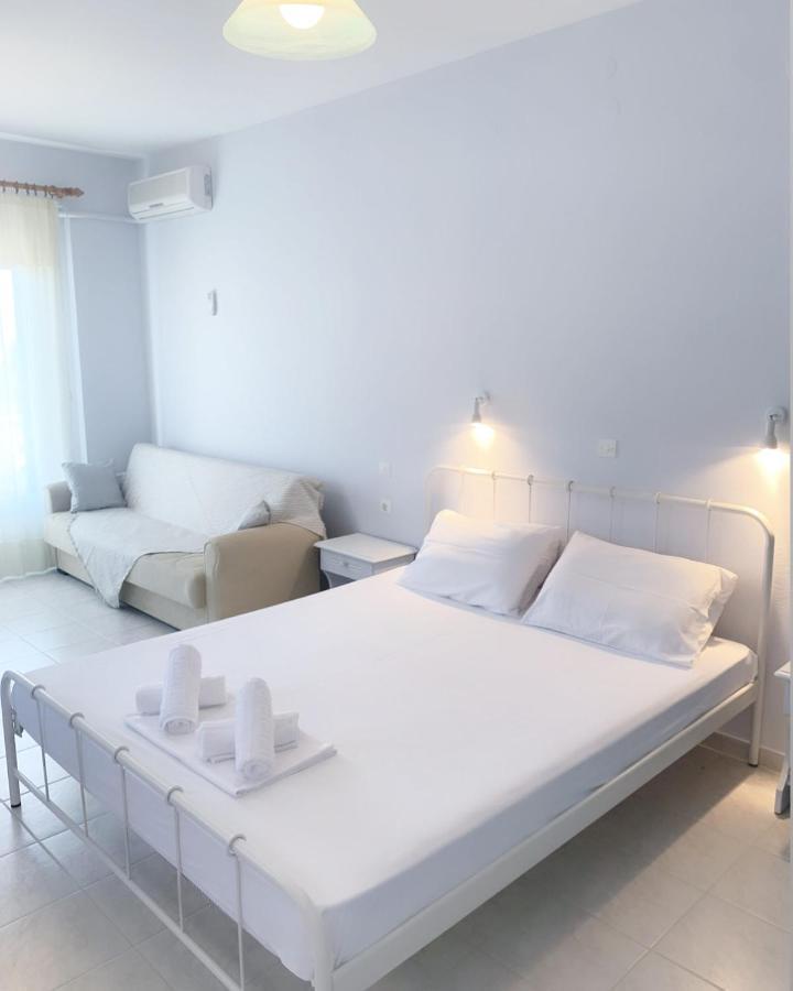 Ilias Apartments ฟีนีคุนตา ภายนอก รูปภาพ