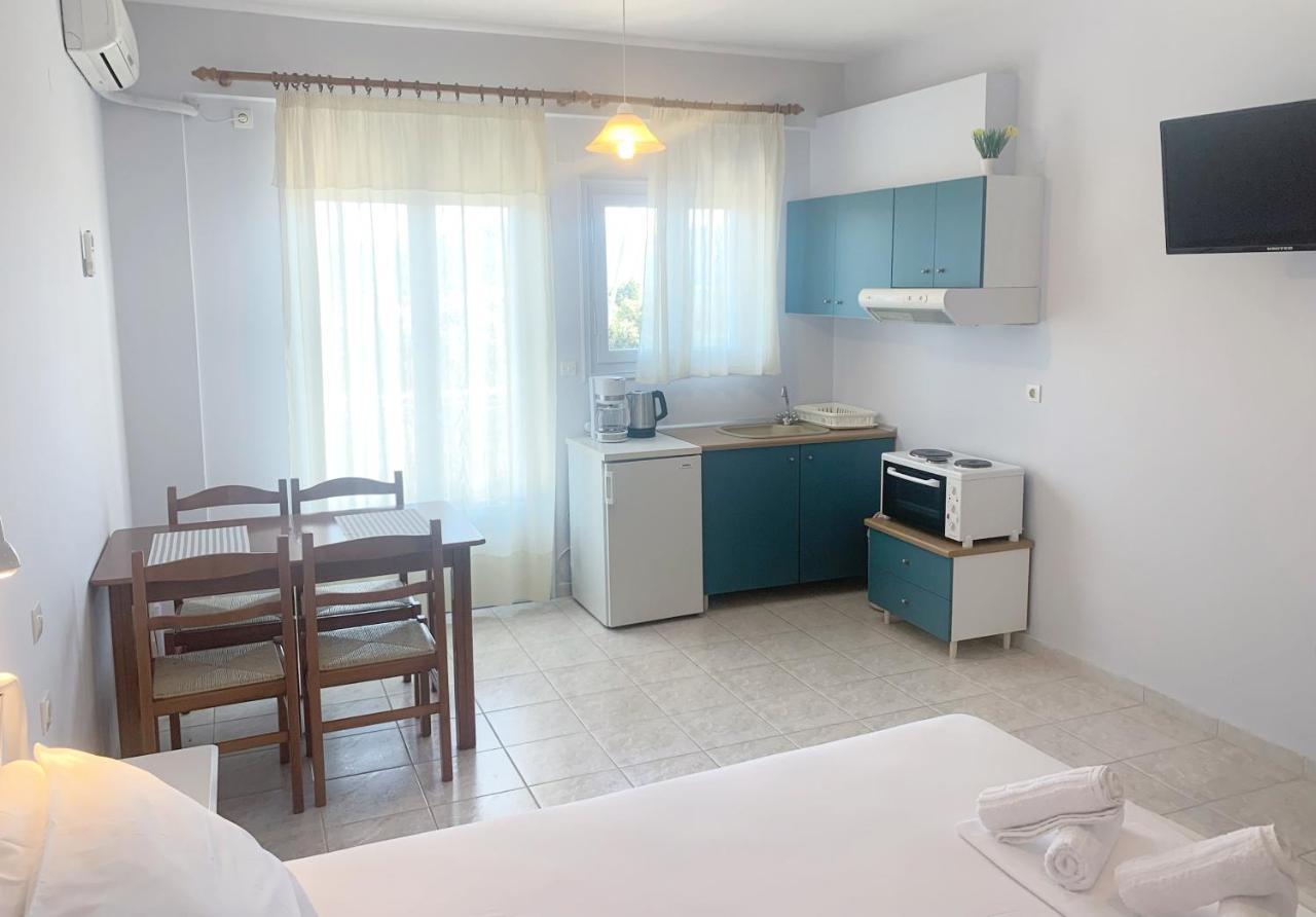 Ilias Apartments ฟีนีคุนตา ภายนอก รูปภาพ