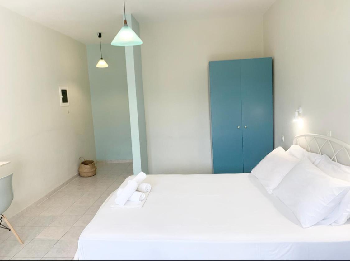 Ilias Apartments ฟีนีคุนตา ภายนอก รูปภาพ