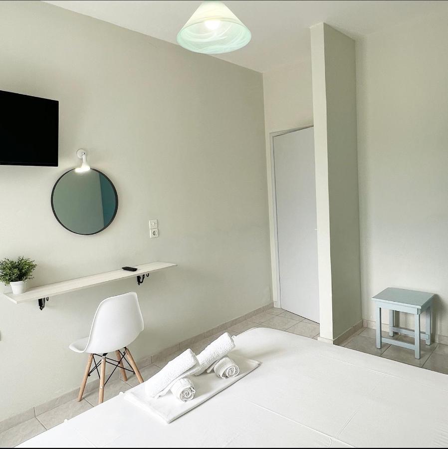 Ilias Apartments ฟีนีคุนตา ภายนอก รูปภาพ