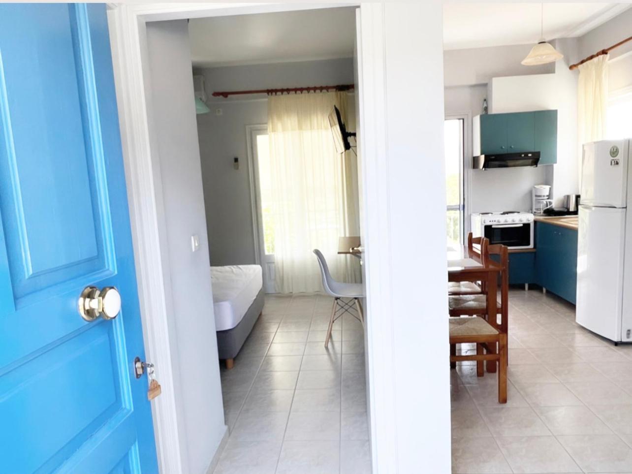Ilias Apartments ฟีนีคุนตา ภายนอก รูปภาพ