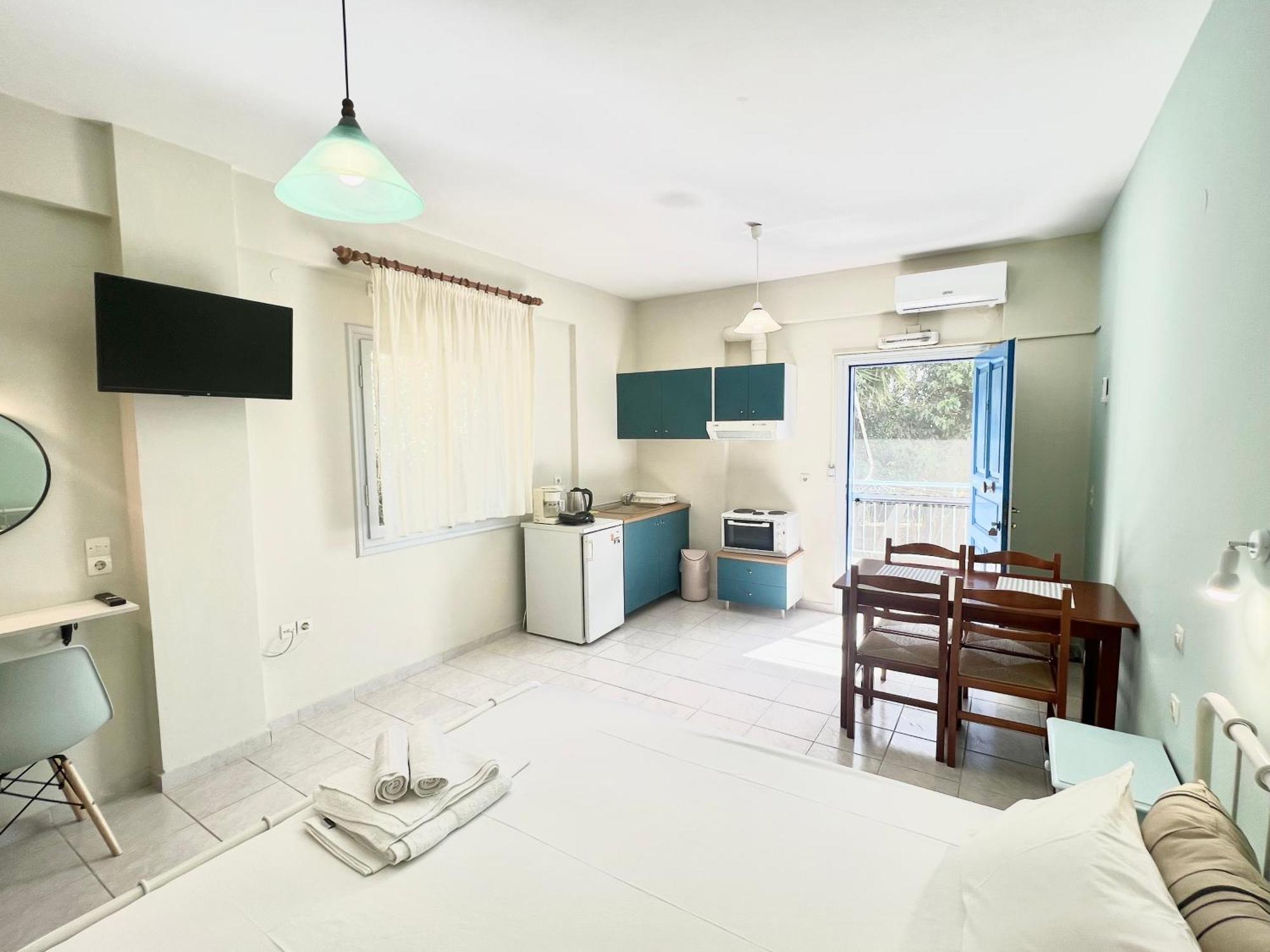 Ilias Apartments ฟีนีคุนตา ภายนอก รูปภาพ